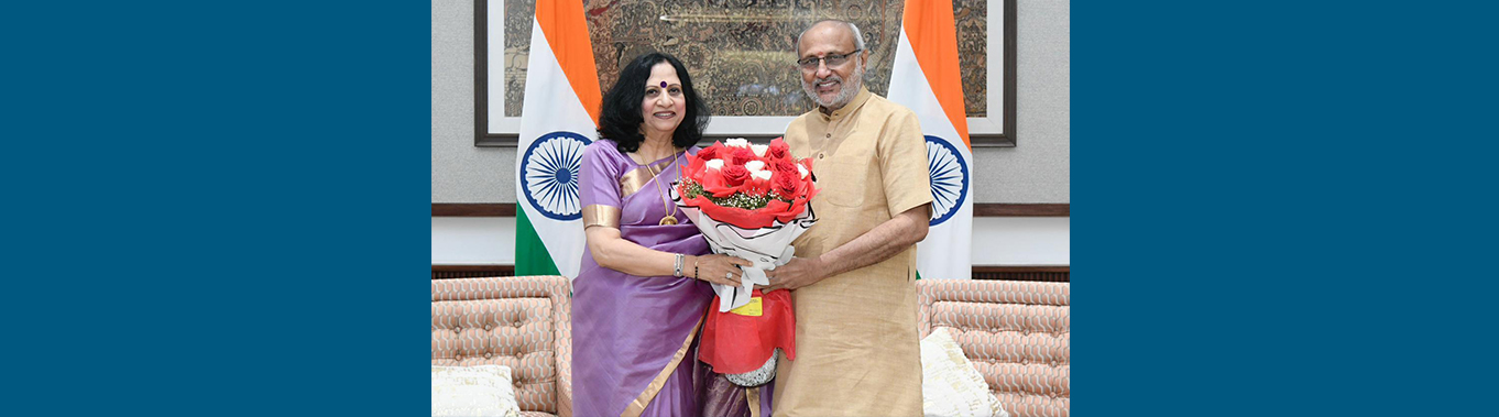 Prof. Anu Singh Lather, Hon'ble Vice Chancellor greeting the Hon'ble Vice President of India.