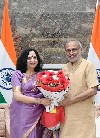 Prof. Anu Singh Lather, Hon'ble Vice Chancellor greeting the Hon'ble Vice President of India.