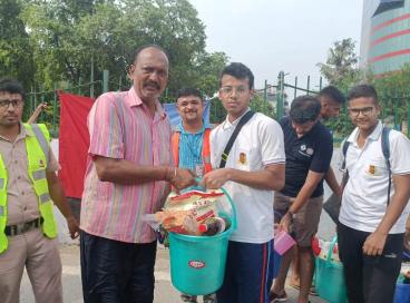 NSS volunteers, NCC cadets distributing relief material for the flood-affected people in Delhi during July 2023
