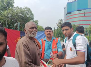 NSS volunteers, NCC cadets distributing relief material for the flood-affected people in Delhi during July 2023