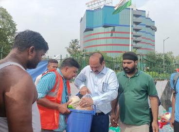 NSS volunteers, NCC cadets distributing relief material for the flood-affected people in Delhi during July 2023