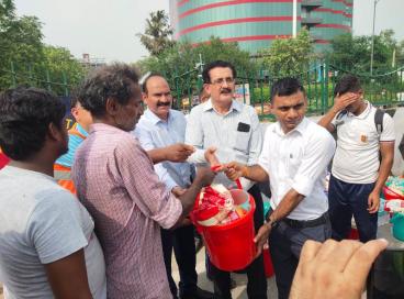 NSS volunteers, NCC cadets distributing relief material for the flood-affected people in Delhi during July 2023