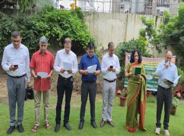 Delhi Ko Kude se Azadi